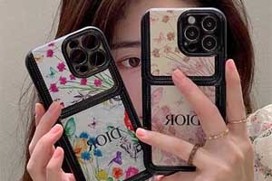 トルコの勝利記念日という特別な日に、Dior は iPhone16 シリーズのファッションスマホケースを衝撃的にリリースしました。そのデザインは精巧で、ファッションと記念の意義を完璧に融合させています。iPhone16、16plus、16 pro、16pro max のいずれにもマッチするスタイルがあります。高級な素材と熟練した工芸は、品質を示しています。ファッションな外観は、あなたのスマホに独特の魅力を添え、ファッション通の見逃せない