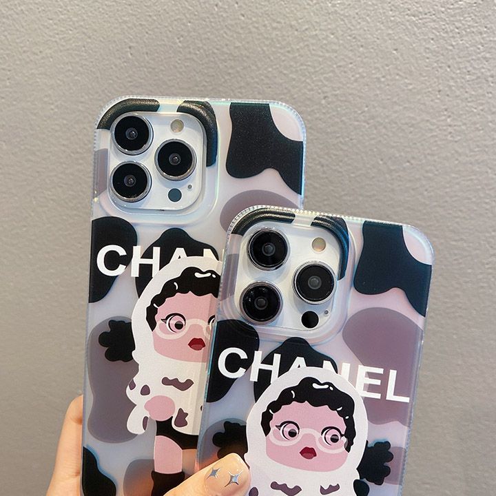 chanel 白黒 アイフォーン 15plus カバー