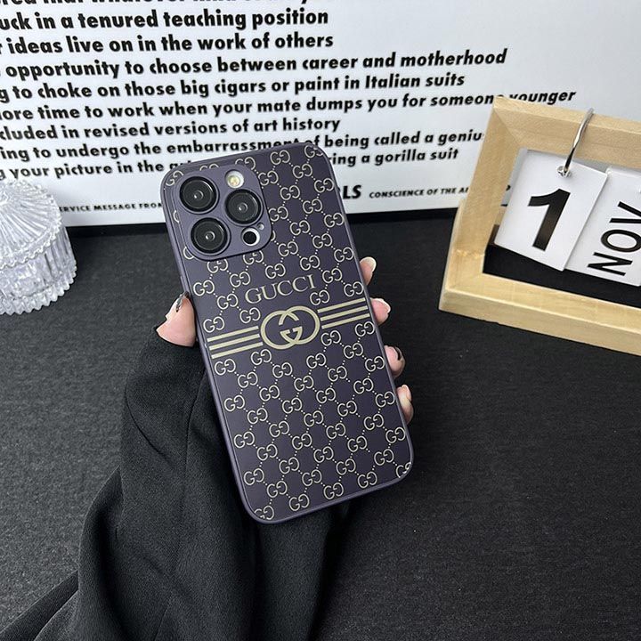 gucci つや消し アイホン 15プロ スマホケース