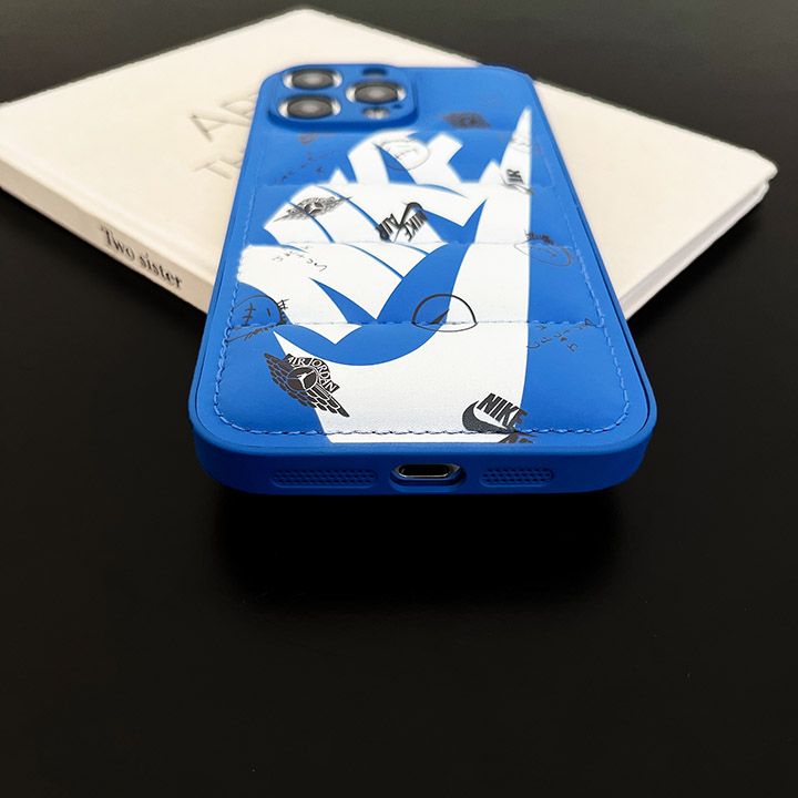 ブランド ナイキ アイフォン 15 携帯ケース