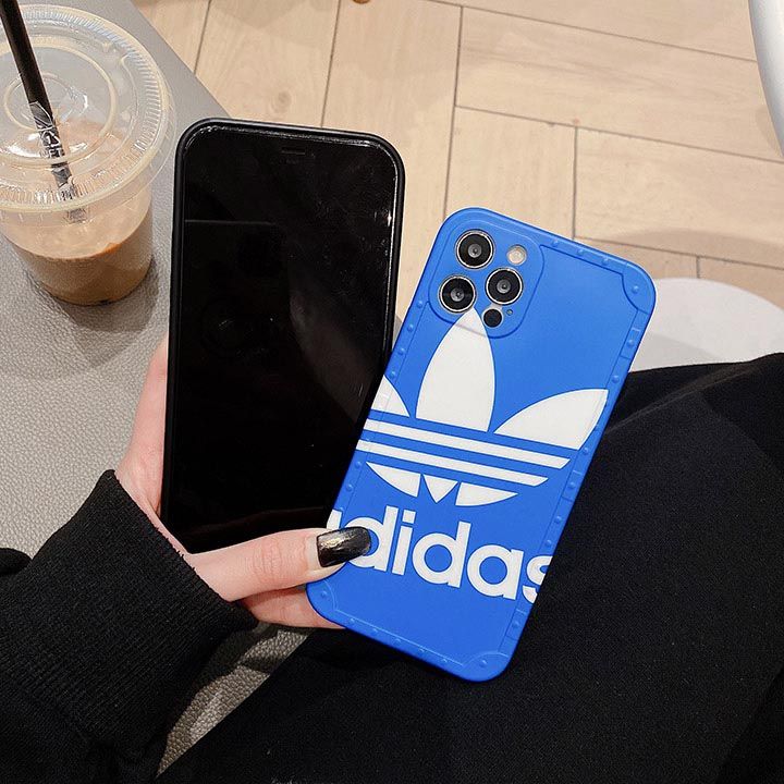 アイフォーン 15pro max スマホケース ブランドロゴ アディダス adidas