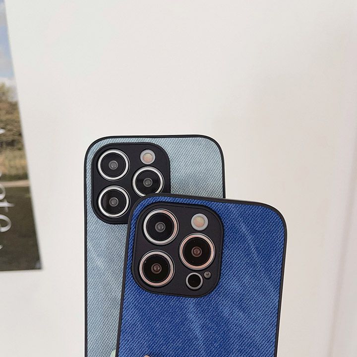 アイフォン 15 プラス 携帯ケース 新登場 プラダ prada 