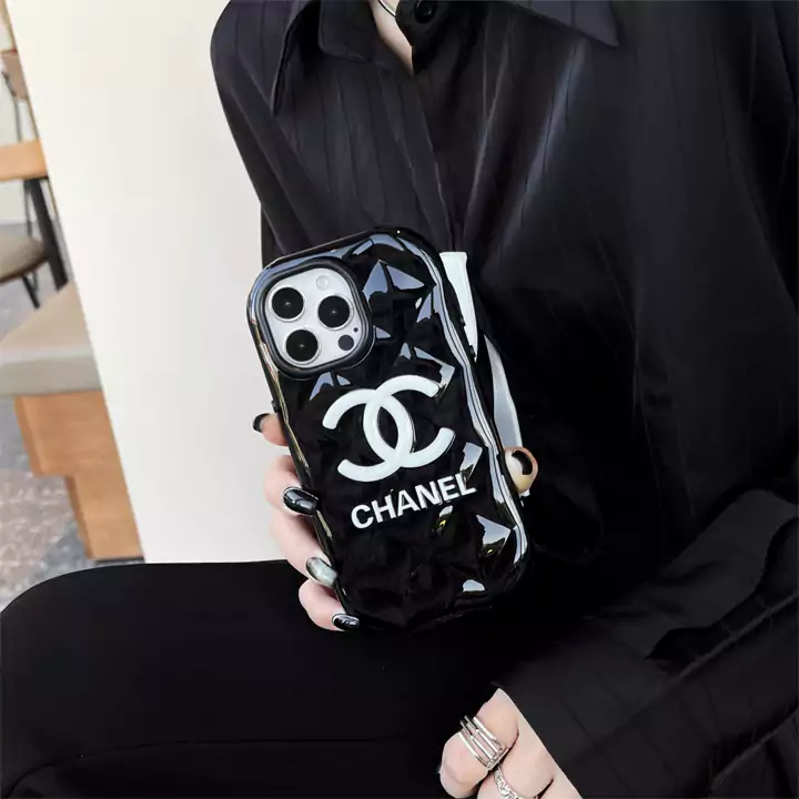 アイフォーン 16plus chanel スマホケース