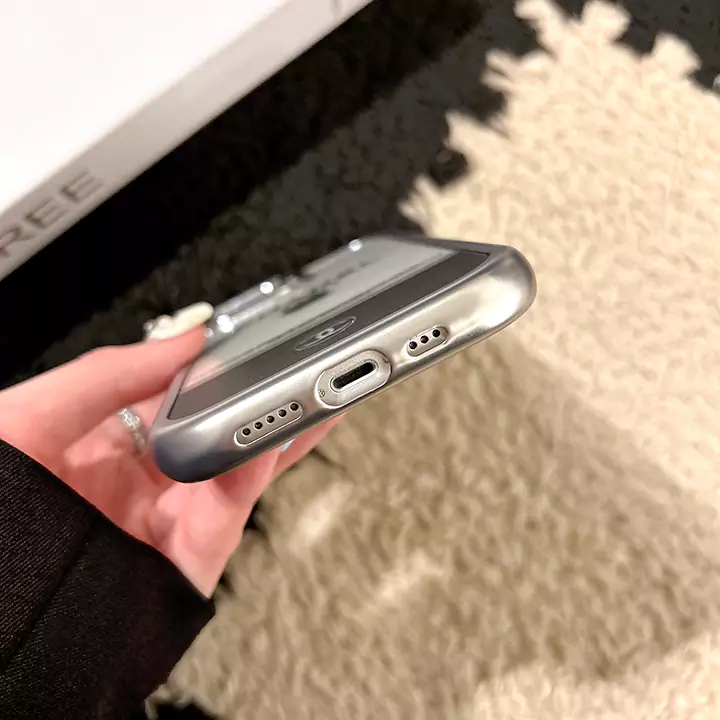 ブランド シャネル アイホン 15plus カバー