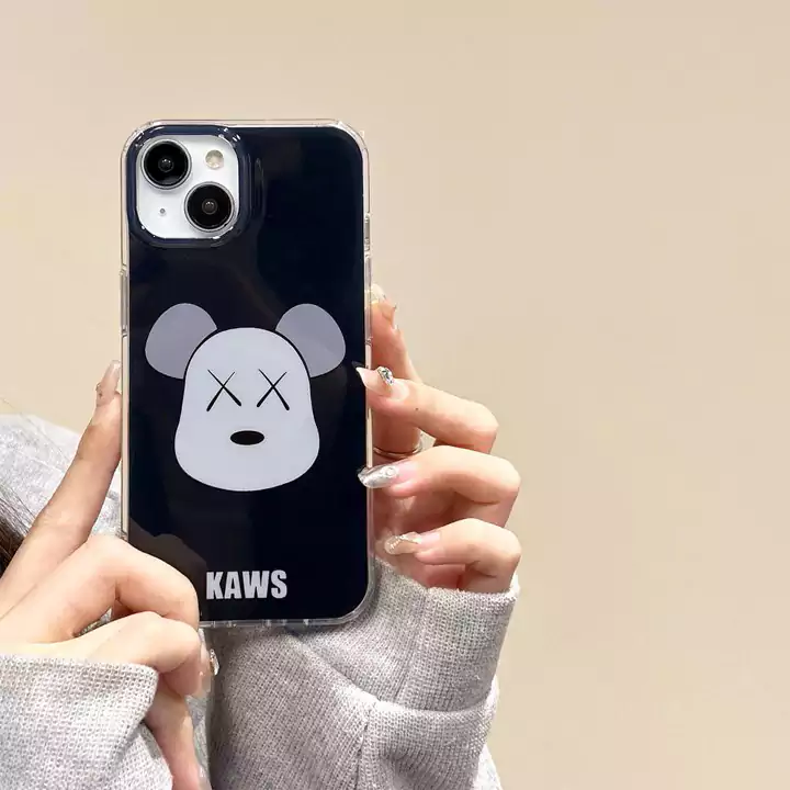 アイホン 16 plus kaws カウズ カバー コラボ