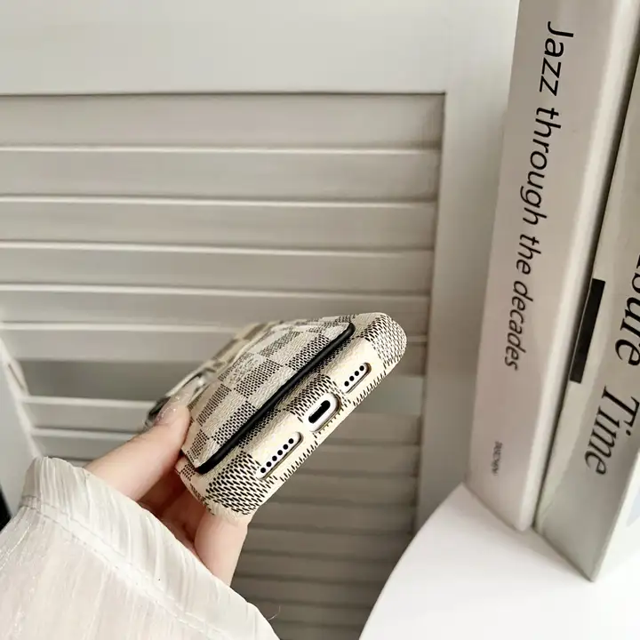 アイフォーン 16 携帯ケースルイヴィトン風 皮製