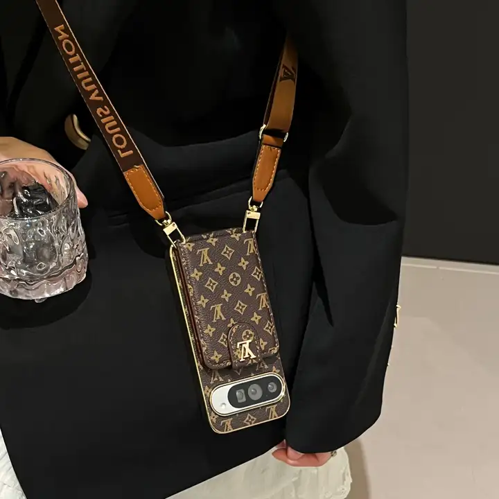 新作 アイフォン 16 プロ スマホケース gucci グッチ