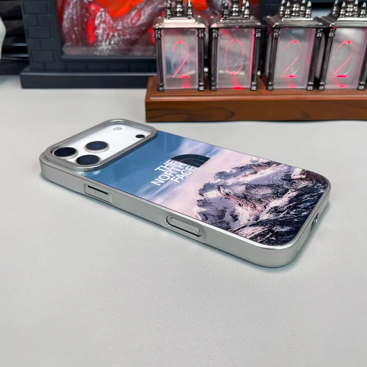 iphone 16 ケースザ・ノース・フェイス風