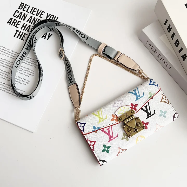 多機能 ヴィトン風 iphone 16 プロ スマホケース