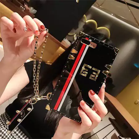 アイフォン 16 ジバンシー カバー