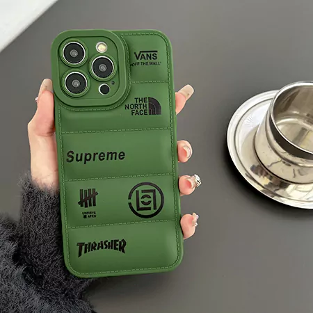 iphone 16 スマホケース シリコン supreme風