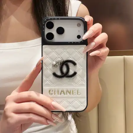 chanel シャネル 皮製 アイフォーン 16