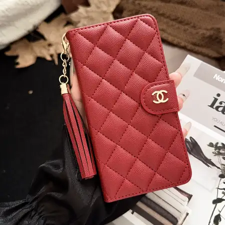 chanel シャネル ストラップ付き アイフォン 16プラス スマホケース