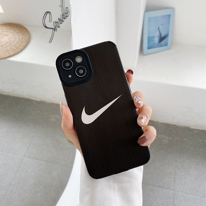 624852-iphone14-pro-max-nike-case.jpg