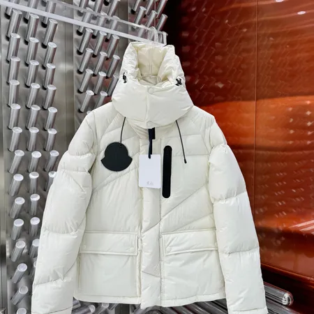 モンクレール ダウン新作，モンクレール 新作，かっこいい moncler ダウン メンズ，モンクレール ダウン メンズ人気，モンクレール ダウン 新作，新作 モンクレール ダウン レディース，モンクレール 着こなし 女性