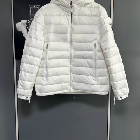 モンクレール ダウン新作，モンクレール 新作，かっこいい moncler ダウン メンズ，モンクレール ダウン メンズ人気，モンクレール ダウン 新作，新作 モンクレール ダウン レディース，モンクレール 着こなし 女性